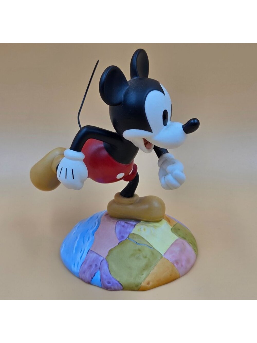 WDCC Millennium Mickey On Top of the World Thru Mirror Cloisonné Pin Pluto Coin